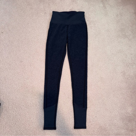 Navy High-Waisted Alo Leggings - Picture 3 of 6